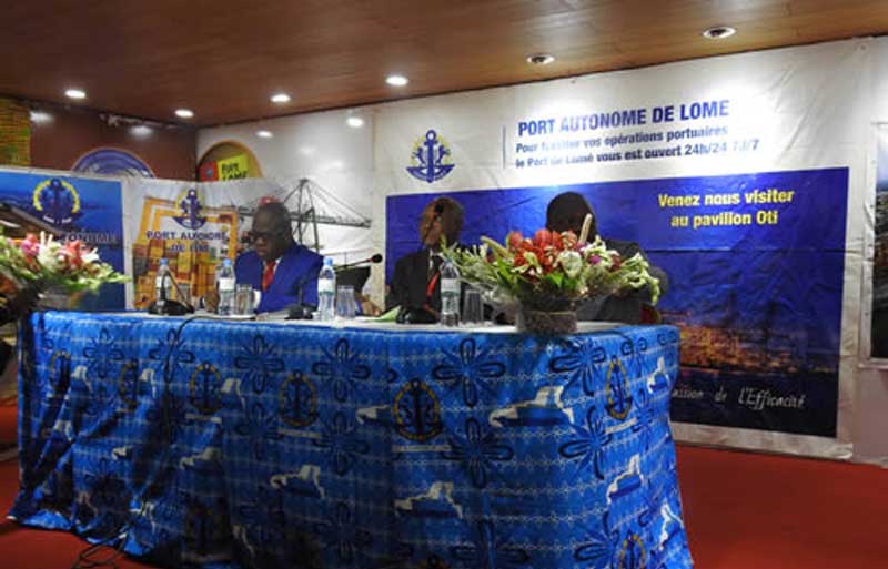 Port à la 14eme foire internationale de Lomé